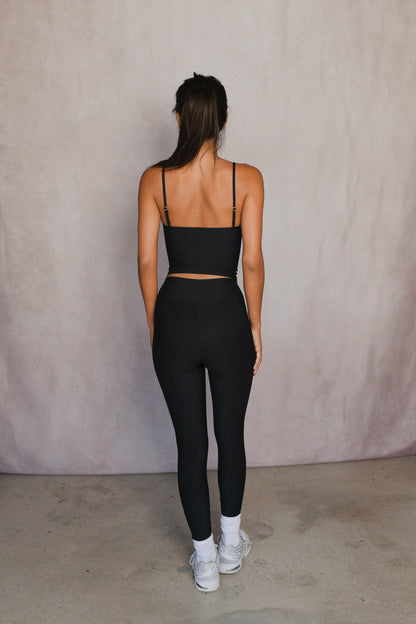 Skatie Levi Active Top in Black - Active
