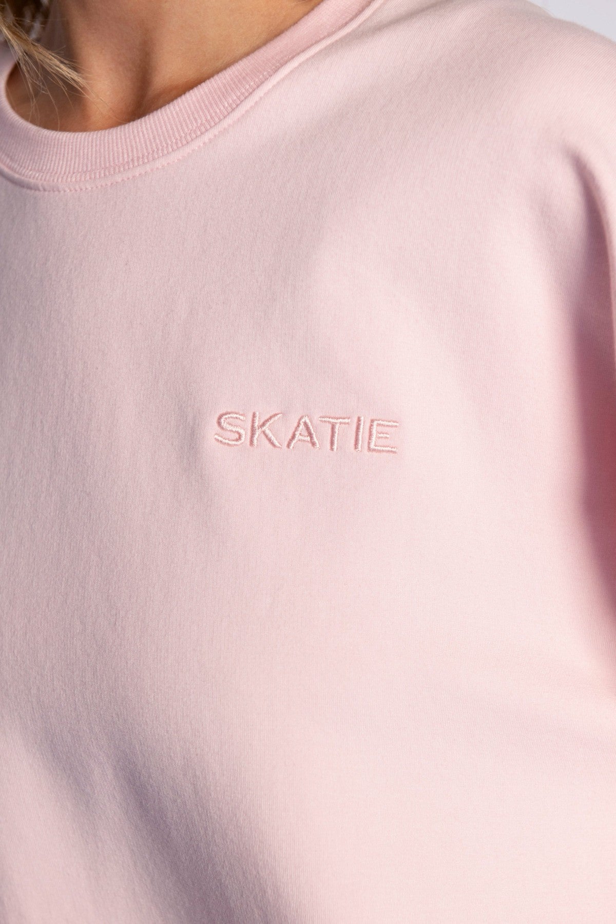 Skatie CLOUDLUX Chris Crewneck in Bubblegum - Clothing